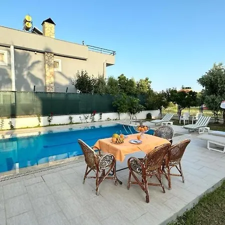 With Private Pool In Konakli Vila Alanya